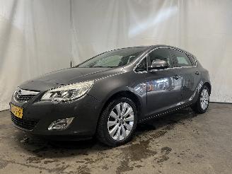 Opel Astra Astra J (PC6/PD6/PE6/PF6) Hatchback 5-drs 1.4 Turbo 16V (A14NET(Euro 5=
)) [103kW]  (12-2009/10-2015) picture 3