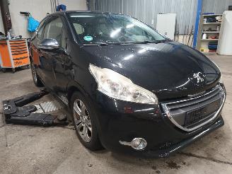 Peugeot 208 208 I (CA/CC/CK/CL) Hatchback 1.4 16V (EP3C(8FP)) [70kW]  (03-2012/12-=
2019) picture 2