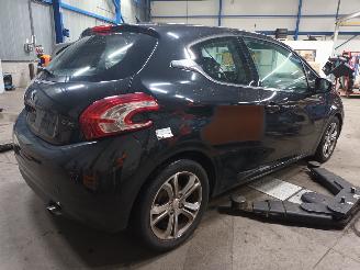 Peugeot 208 208 I (CA/CC/CK/CL) Hatchback 1.4 16V (EP3C(8FP)) [70kW]  (03-2012/12-=
2019) picture 3