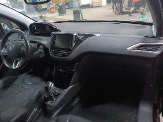 Peugeot 208 208 I (CA/CC/CK/CL) Hatchback 1.4 16V (EP3C(8FP)) [70kW]  (03-2012/12-=
2019) picture 5