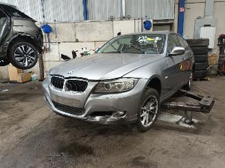 demontáž osobní automobily BMW 3-serie 3 serie (E90) Sedan 318i 16V (N43-B20A) [105kW]  (09-2007/10-2011) 2011/8