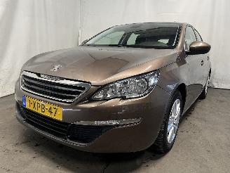 uszkodzony samochody osobowe Peugeot 308 308 (L3/L8/LB/LH/LP) Hatchback 5-drs 1.2 12V e-THP PureTech 130 (EB2DT=
S(HNY)) [96kW]  (11-2013/06-2021) 2014/10