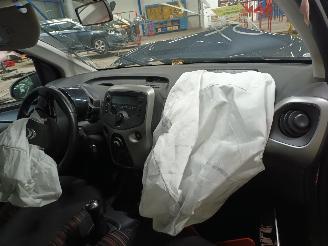 Citroën C1 C1 Hatchback 1.0 Vti 68 12V (1KR-FE(CFB)) [51kW]  (04-2014/04-2018) picture 5