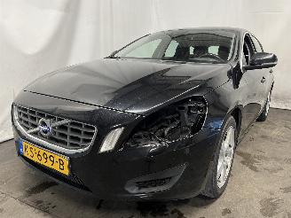 Avarii autoturisme Volvo V-60 V60 I (FW/GW) Combi 2.0 D3 20V (D5204T3) [120kW]  (07-2010/12-2014) 2012/2
