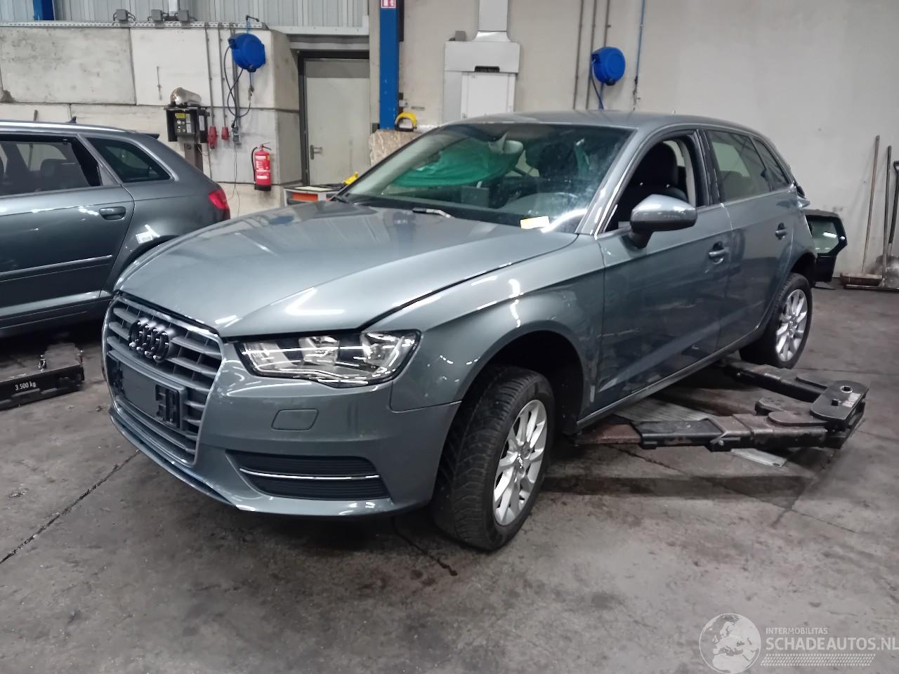 Audi A3 A3 Sportback (8VA/8VF) Hatchback 5-drs 1.2 TFSI 16V (CJZA(Euro 5)) [77=
kW]  (05-2013/03-2020)