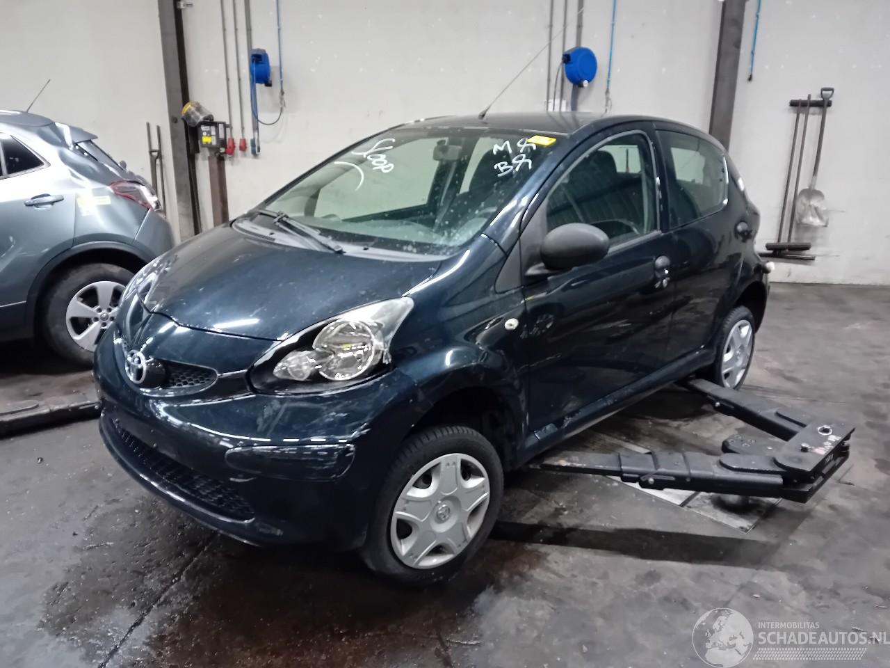 Toyota Aygo Aygo (B10) Hatchback 1.0 12V VVT-i (1KR-FE) [50kW]  (07-2005/05-2014)