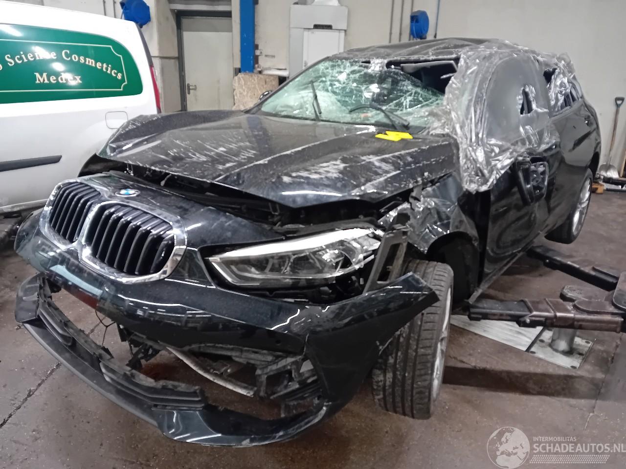 BMW 1-serie 1 serie (F40) Hatchback 120i 2.0 TwinPower 16V (B48-A20A) [131kW]  (11=
-2020/...)