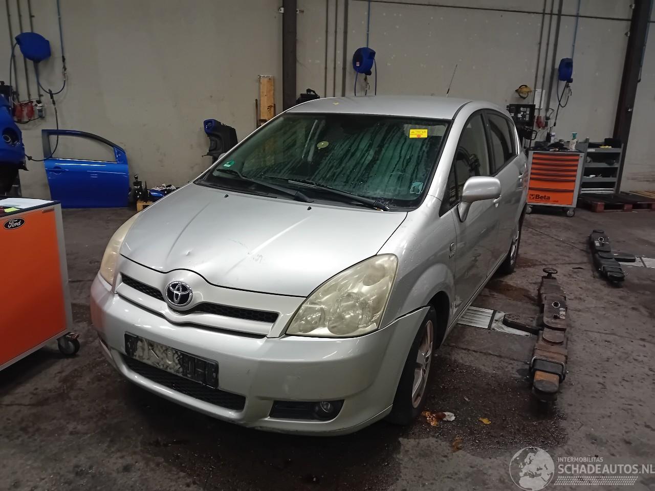 Toyota Corolla Corolla Verso (R10/11) MPV 1.8 16V VVT-i (1ZZFE) [95kW]  (04-2004/03-2=
009)