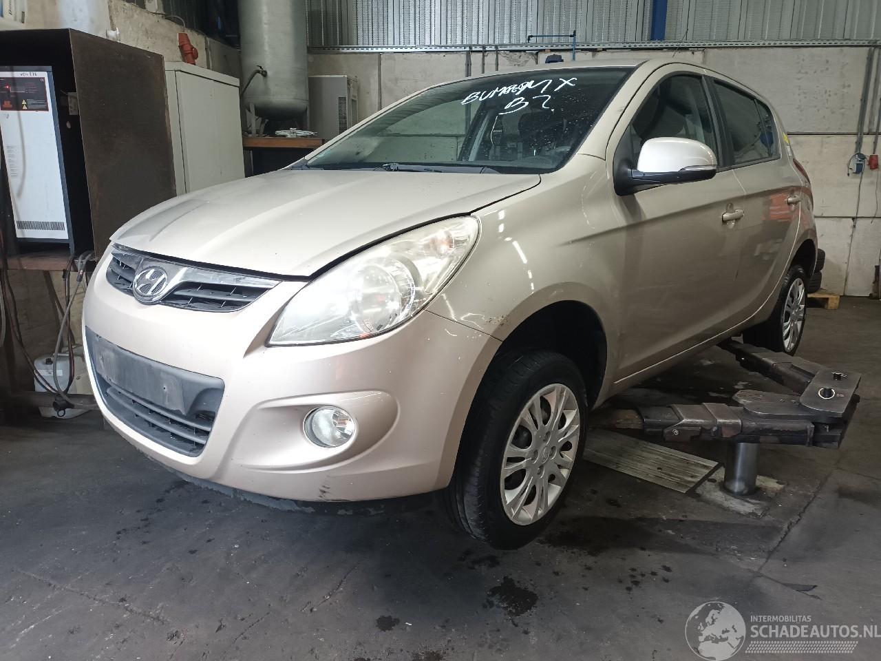 Hyundai I-20 i20 Hatchback 1.2i 16V (G4LA) [57kW]  (09-2008/12-2012)