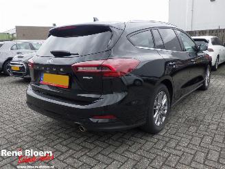 krockskadad bil auto Ford Focus 1.0 EcoBoost Titanium Hybrid 2023/10