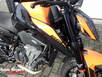 KTM  890 Duke picture 16