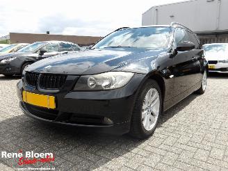 krockskadad bil auto BMW 3-serie 318i Touring 2007/12