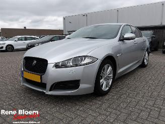 skadebil auto Jaguar XF 2.2D Premium Business Edition 2014/2