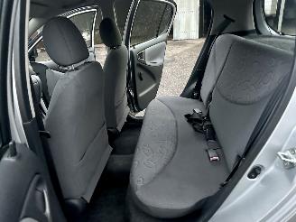 Toyota Yaris 1.0-16V VVT-i 68pk L.Luna - airco - 96dkm nap - 5 deurs - stuurbrk - cv - lederen stuurwiel - zo rijdbaar picture 28