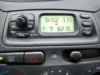 Toyota Yaris 1.0-16V VVT-i 68pk L.Luna - airco - 96dkm nap - 5 deurs - stuurbrk - cv - lederen stuurwiel - zo rijdbaar picture 25