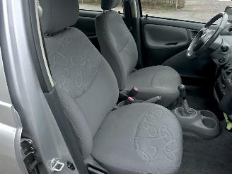 Toyota Yaris 1.0-16V VVT-i 68pk L.Luna - airco - 96dkm nap - 5 deurs - stuurbrk - cv - lederen stuurwiel - zo rijdbaar picture 21