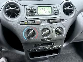 Toyota Yaris 1.0-16V VVT-i 68pk L.Luna - airco - 96dkm nap - 5 deurs - stuurbrk - cv - lederen stuurwiel - zo rijdbaar picture 23