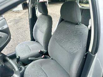 Toyota Yaris 1.0-16V VVT-i 68pk L.Luna - airco - 96dkm nap - 5 deurs - stuurbrk - cv - lederen stuurwiel - zo rijdbaar picture 18