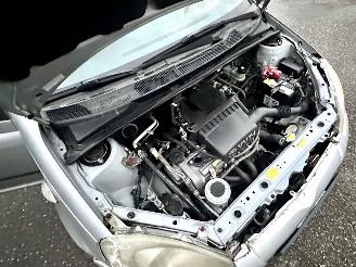 Toyota Yaris 1.0-16V VVT-i 68pk L.Luna - airco - 96dkm nap - 5 deurs - stuurbrk - cv - lederen stuurwiel - zo rijdbaar picture 41