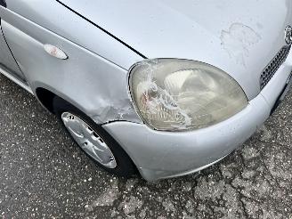 Toyota Yaris 1.0-16V VVT-i 68pk L.Luna - airco - 96dkm nap - 5 deurs - stuurbrk - cv - lederen stuurwiel - zo rijdbaar picture 9