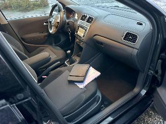 Volkswagen Polo 1.2 TSI 105pk 6-bak Highline 5drs - pano - airco - cruise - pdc - lmv - 4x elektr ramen - alcantara picture 23