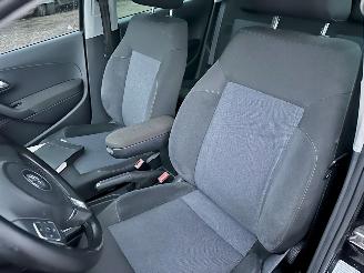 Volkswagen Polo 1.2 TSI 105pk 6-bak Highline 5drs - pano - airco - cruise - pdc - lmv - 4x elektr ramen - alcantara picture 21