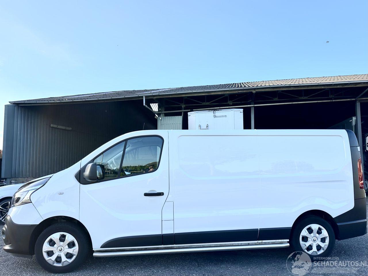 Renault Trafic Gereserveerd 2.0 dCi 120pk 6-bak T29 L2/H1 Bns - 3pers - facelift - 34dkm - pdc - trekh - navi - airco - cruise - aux - usb