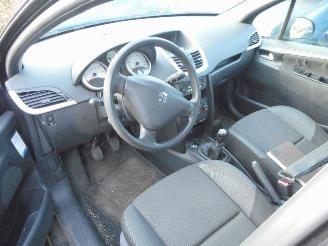 Peugeot 207 1.4 picture 6