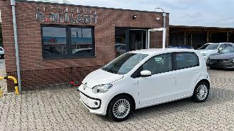 krockskadad bil auto Volkswagen Up! high up! 2016/3