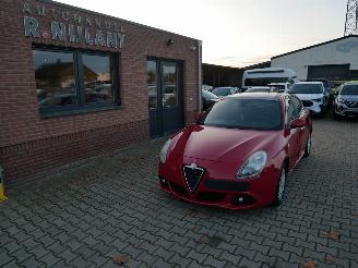 krockskadad bil auto Alfa Romeo Giulietta TURISMO PANORAMADAK LEER 2011/3