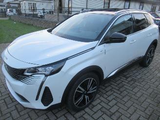 Schadeauto Peugeot 3008 PureTech 130 Aut. GT  Climat Leer/Alcantara Navi Panorama-D Camera SoundPack....... 2021/10