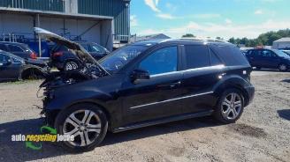 Coche siniestrado Mercedes ML ML II (164/4JG), SUV, 2005 / 2011 3.0 ML-350 CDI BlueEFFICIENCY 4-Matic V6 2010/11