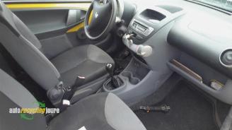 Peugeot 107 107, Hatchback, 2005 / 2014 1.0 12V picture 11