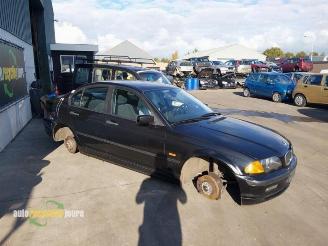 Vrakbiler auto BMW 3-serie 3 serie (E46/4), Sedan, 1997 / 2005 318i 1999/3