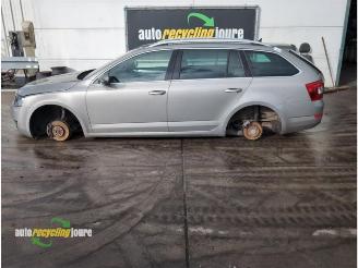 Purkuautot passenger cars Skoda Octavia Octavia Combi (5EAC), Combi 5-drs, 2012 / 2020 1.4 TSI 16V 2014/6