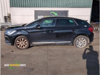 Vrakbiler auto Citroën DS5 DS5 (KD/KF), Hatchback 5-drs, 2011 / 2015 1.6 16V THP 155 2013/4