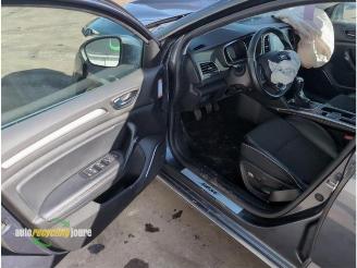 Renault Mégane Megane IV (RFBB), Hatchback 5-drs, 2015 1.2 Energy TCE 130 picture 10