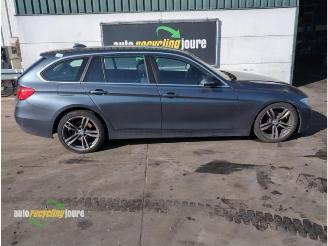 Vrakbiler auto BMW 3-serie Touring (F31) onderdelen (kleur: B39 / MINERALGRAU METALLIC) donorauto 2013/4
