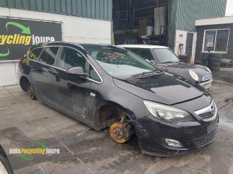 Vrakbiler auto Opel Astra Astra J Sports Tourer (PD8/PE8/PF8), Combi, 2010 / 2015 1.4 Turbo 16V 2011/7