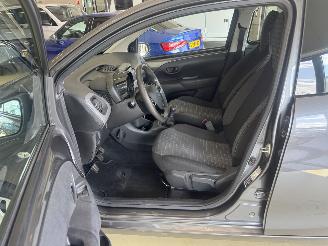 Peugeot 108 1.0 e-Active AIRCO Euro6 picture 13