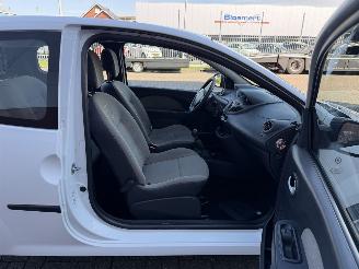 Renault Twingo 1.2 43kw Acces picture 15