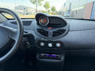 Renault Twingo 1.2 43kw Acces picture 18