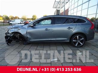 Volvo V-60 V60 I (FW/GW), Combi, 2010 / 2018 2.0 D2 16V picture 2