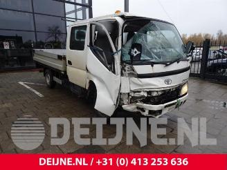 Toyota Dyna Dyna 100/150, Chassis-Cabine, 2001 2.5D4-D 90 16V picture 1