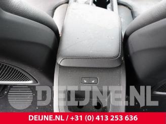 Volvo V-60 V60 II (ZW), Combi, 2018 2.0 B3 16V Mild Hybrid Geartronic picture 17