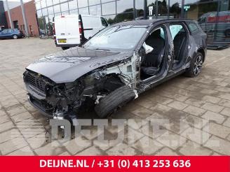 Volvo V-60 V60 II (ZW), Combi, 2018 2.0 B3 16V Mild Hybrid Geartronic picture 3