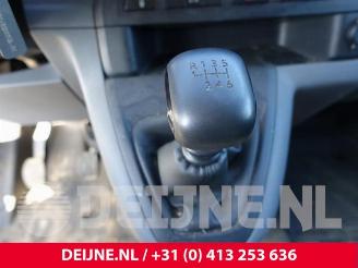 Peugeot Expert Expert (V1/VA/VB/VE/VF/VT/VY), Van, 2016 2.0 Blue HDi 120 16V picture 29