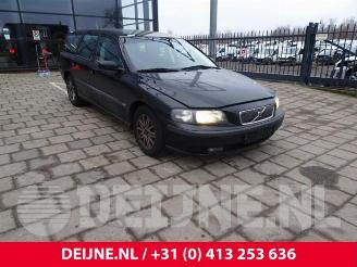 Coche siniestrado Volvo V-70 V70 (SW), Combi, 1999 / 2008 2.4 20V 140 2004/6