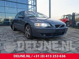 Vrakbiler auto Volvo S-60 S60 I (RS/HV), Sedan, 2000 / 2010 2.5 R Turbo 20V 2004/3