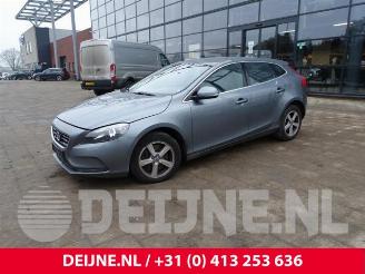 Volvo V-40 V40 (MV), Hatchback 5-drs, 2012 / 2019 2.0 D4 16V picture 3